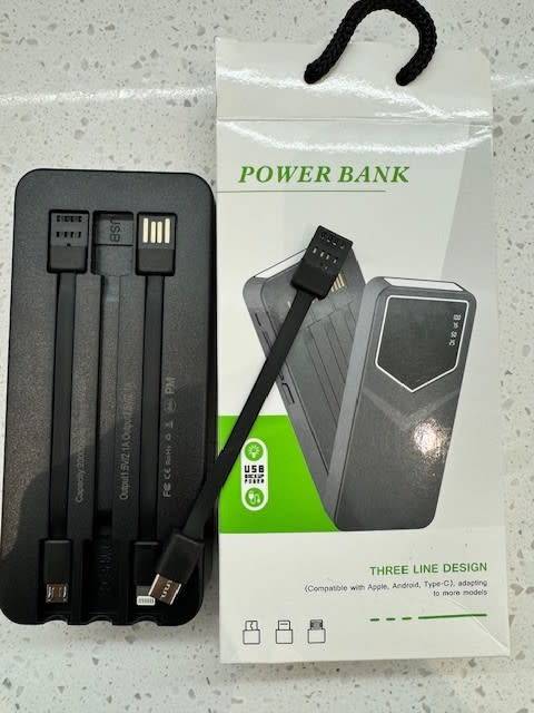 20000mah Power bank including USB cables and charge indication