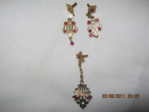 8,3 GRAMS 9ct GOLD JEWELLERY