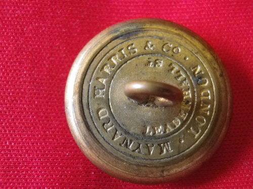 GREAT BRITAIN - MEDICAL STAFF -  OFFICERS GILT QVC TUNIC BUTTON