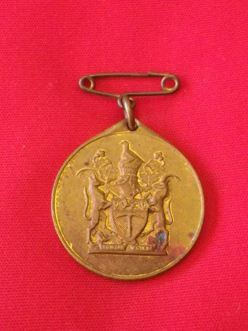 RHODESIAN WW2 BRASS MEDALLION (3977)