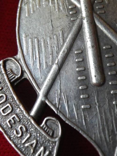 RHODESIAN AFRICAN RIFLES  -  OFFICERS SILVER SLOUCH HAT BADGE -MADE LOCALLY - SEE BELOW  (4326)