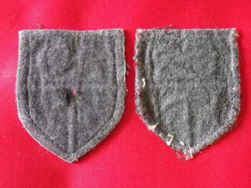 RHODESIAN ARMY- FACING PAIR OF EMBROIDERED SHOULDER  PATCHES   (4731)
