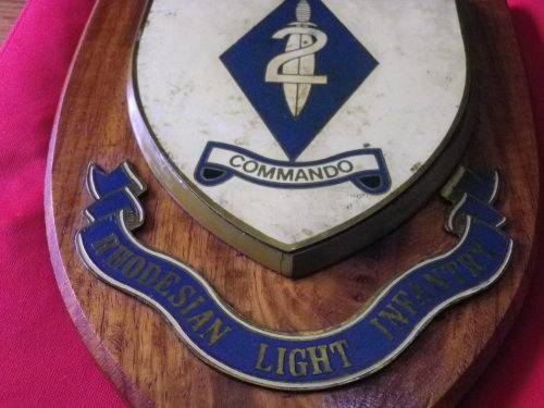 RHODESIAN LIGHT INFANTRY - 2 COMMANDO  PLAQUE - UDI PERIOD - SOME DISCOLOURATION  ( 4853)