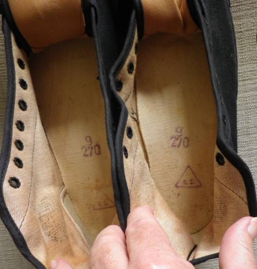 RHODESIAN ARMY - UNUSED BLACK CANVAS SHOES- SIZE 9 / 270- MADE BY SPARTAN, STAMPED "GS" (5260)
