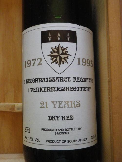 SADF- 1 RECCE 21ST ANNIVERSARY 1993 RED WINE IN ORIGINAL PRESENTATION BOX - 1 BOTTLE MISSING (3546)
