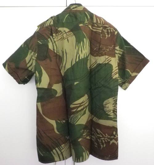 RHODESIAN CAMO S/SLEEVE SHIRT - INCLUDES VERY RARE EMBROIDERED RECCE SHOULDER FLASH SEE BELOW.(3232)