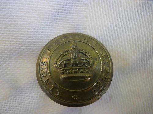 KINGS AFRICAN RIFLES KC BRASS TUNIC BUTTON 1902-1930