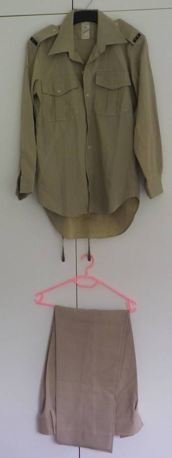 RHODESIAN ARMY -"SANDS" TROUSERS + SHIRT WITH RAR SHOULDER TITLES - BELONGED TO EX RAR MEMBER (3274)