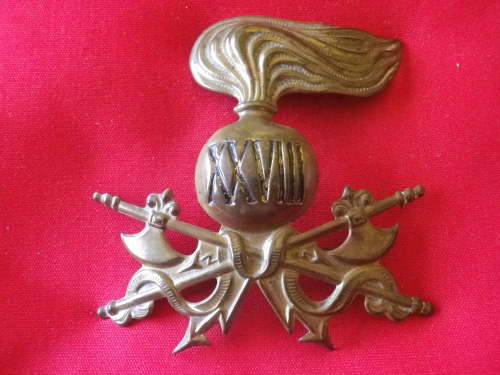 ITALIAN WW2 28TH ENGINEERS HELMET BADGE - 1 PRONG MISSING  (6223)