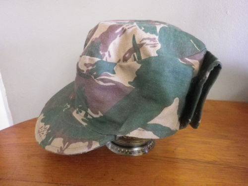 ZIMBABWE - EARLY 1980'S PATT CAMO CAP - SCARCE AS QUICKLY DISCONTINUED - LARGE  RIM 64.5CM / 25.25"
