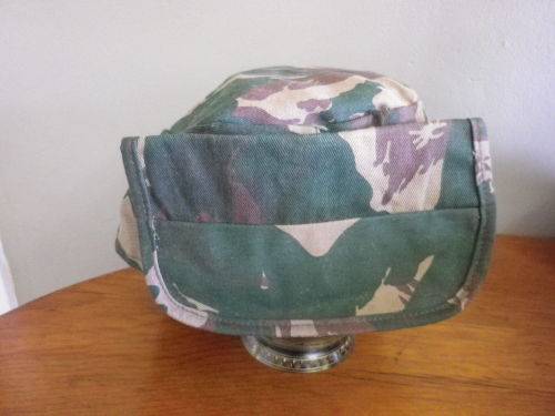 ZIMBABWE - EARLY 1980'S PATT CAMO CAP - SCARCE AS QUICKLY DISCONTINUED - LARGE  RIM 64.5CM / 25.25"