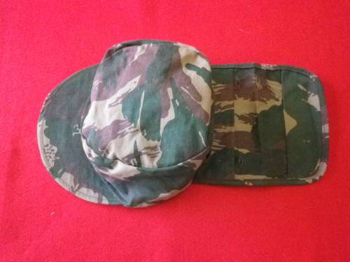 ZIMBABWE - EARLY 1980'S PATT CAMO CAP - SCARCE AS QUICKLY DISCONTINUED - LARGE  RIM 64.5CM / 25.25"