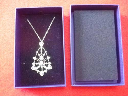 SWAROVSKI NEKLACE WITH STUNNING PENDANT. AS NEW, NEVER BEEN OUT OF ORIGINAL BOX.