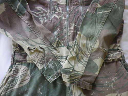 RHODESIAN AIR FORCE- CAMO FLIGHT OVERALLS - ALSO RLI PARA JUMPSUIT - SOME TEARS + WHITE PAINT (4392)