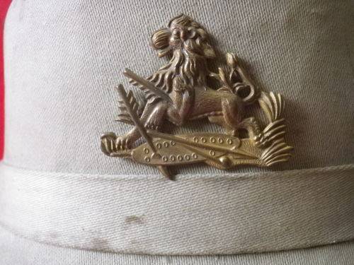 RHODESIA - BSAP BLACK CONSTABLE'S SHAKO HELMET + BADGE - GOOD CONDITION -SIZE 6 3/4  (7078)