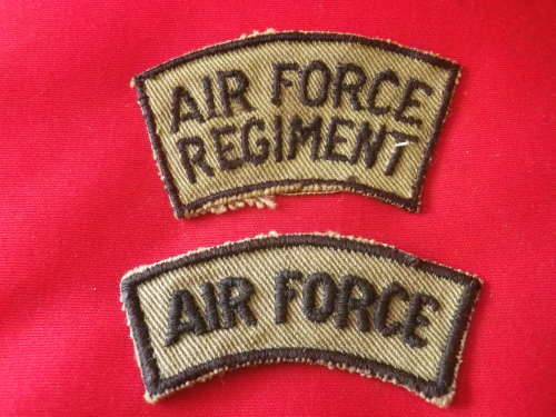 RHODESIAN AIR FORCE + REGIMENT - 2 X  SHOULDER TITLES - COMBAT DRESS     (3797)