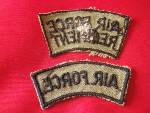 RHODESIAN AIR FORCE + REGIMENT - 2 X  SHOULDER TITLES - COMBAT DRESS     (3797)