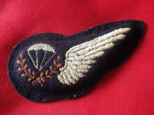 ROYAL RHODESIAN AIR FORCE - PARA INSTRUCTORS PADDED WING FOR DRESS TUNIC    (3850)
