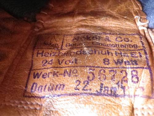 GERMAN - WW2 PAIR MOTORCYCLISTS GLOVES - STAMPED 22JAN 1942 - MADE NOKEL & CO, BERLIN - SCARCE(3913)