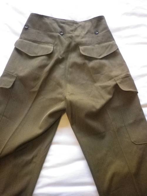 SADF- 1960'S KHAKI BUNNY JACKET + TROUSERS+ LS SHIRT + TIE - BADGED TO 1SSB + 2 SAI           (4589)