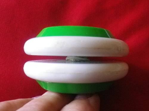 SPRITE YOYO  "THE PROFESSIONAL "   NO STRING - 2 SIDES SEEM TO "WOBBLE"      (2639)