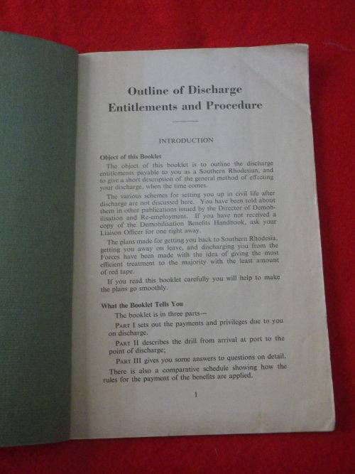 SOUTHERN RHODESIA - POST WW2 BOOKLET " DISCHARGE ENTITLEMENTS", INCLUDING FOLD OUT -    (3976)