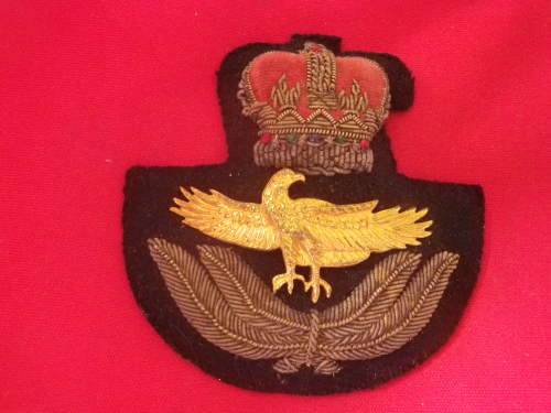 NORTHERN RHODESIA AIR FORCE - OFFICERS BULLION CAP BADGE - SOME DAMAGE - CIRCA 1964           (7576)
