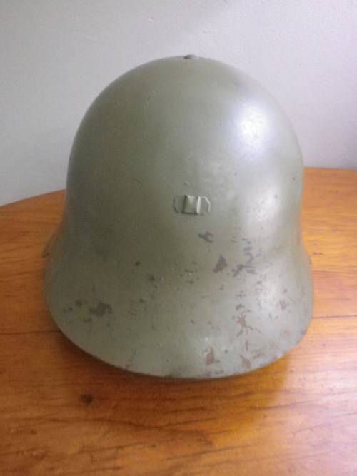 SPANISH MODEL 1938 EXERIMENTAL STEEL HELMET - DAMAGE TO LINER    (4729)