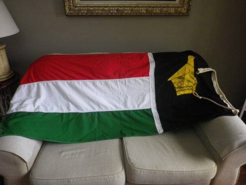 ZIMBABWE RHODESIA  -  FULL SIZE FLAG - MADE WILLIAM SMITH & GOUROCK   (1049)