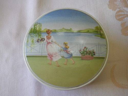 VILLEROY & BOCH   `ROMANTICS SEASON NO. 1`     BOWL + LID -  DIAMETER 9.5cm -  GOOD CONDITION