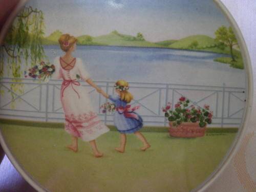 VILLEROY & BOCH   `ROMANTICS SEASON NO. 1`     BOWL + LID -  DIAMETER 9.5cm -  GOOD CONDITION