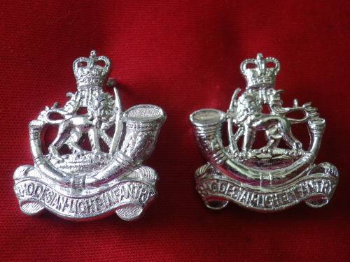 RHODESIAN LIGHT INFANTRY - QC FACING PAIR ANODISED COLLAR BADGES          (6010)