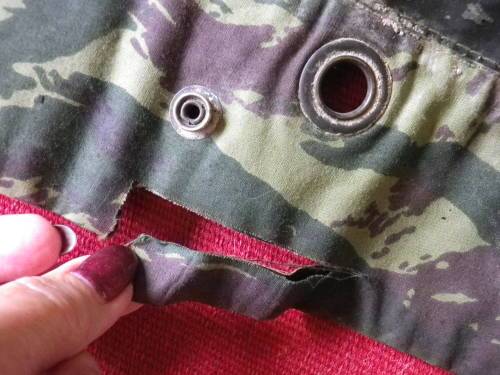 SA BORDER WAR PICK UP - CUBAN CAMO PONCHO /GROUND SHEET /BIVVY- SIZE 2m X 1.32m - NOTE TEAR (4124)