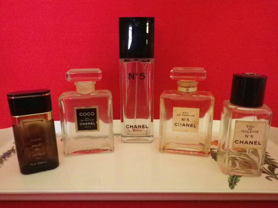 LOT OF 5 PERFUME BOTTLES - EMPTY    - 4 X CHANEL, 1 X CARTIER                (pb4)