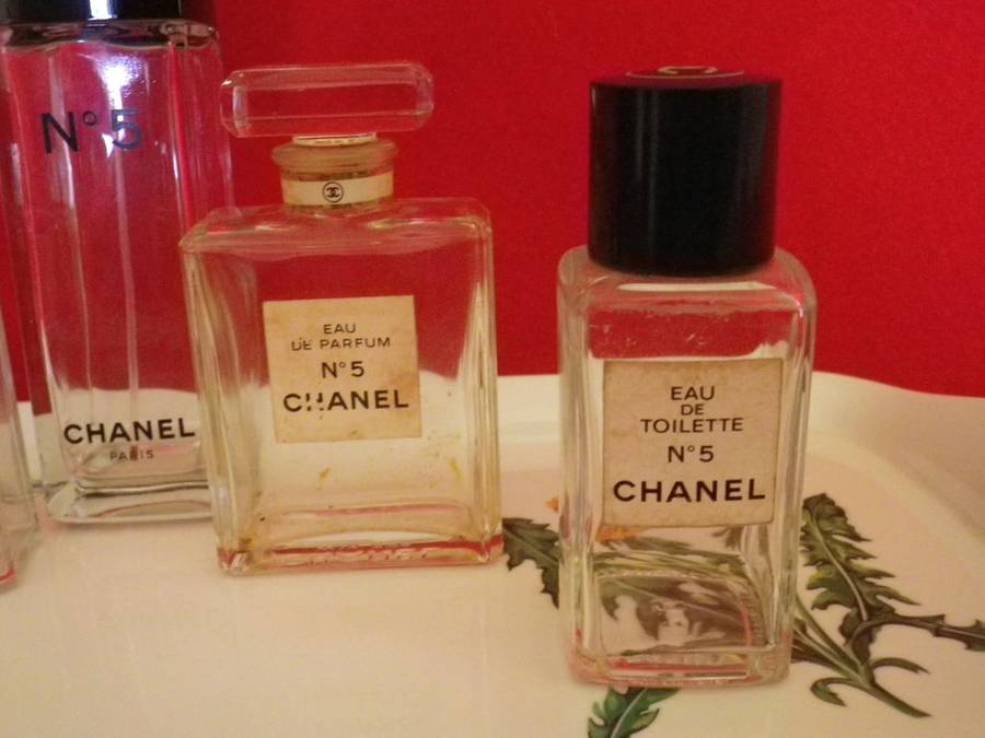 LOT OF 5 PERFUME BOTTLES - EMPTY    - 4 X CHANEL, 1 X CARTIER                (pb4)
