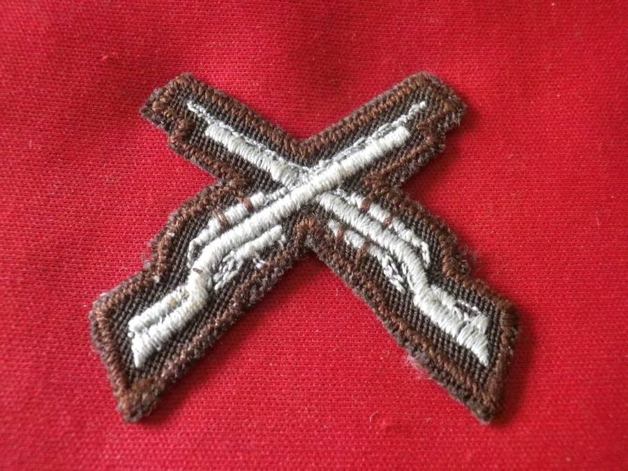 RHODESIA GUARD FORCE MARKSMANS ARM BADGE            (8297)
