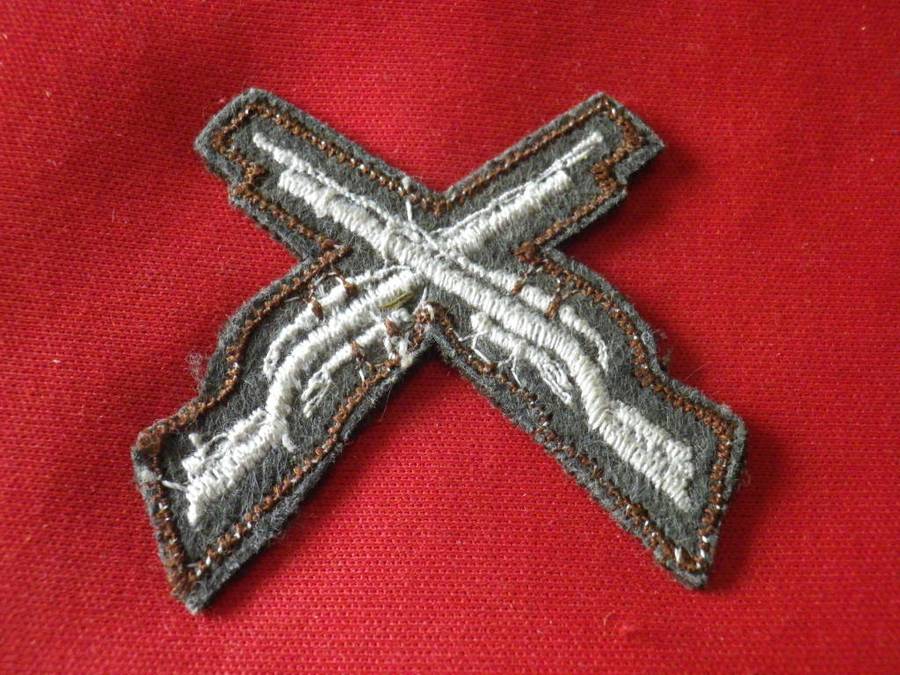 RHODESIA GUARD FORCE MARKSMANS ARM BADGE            (8297)
