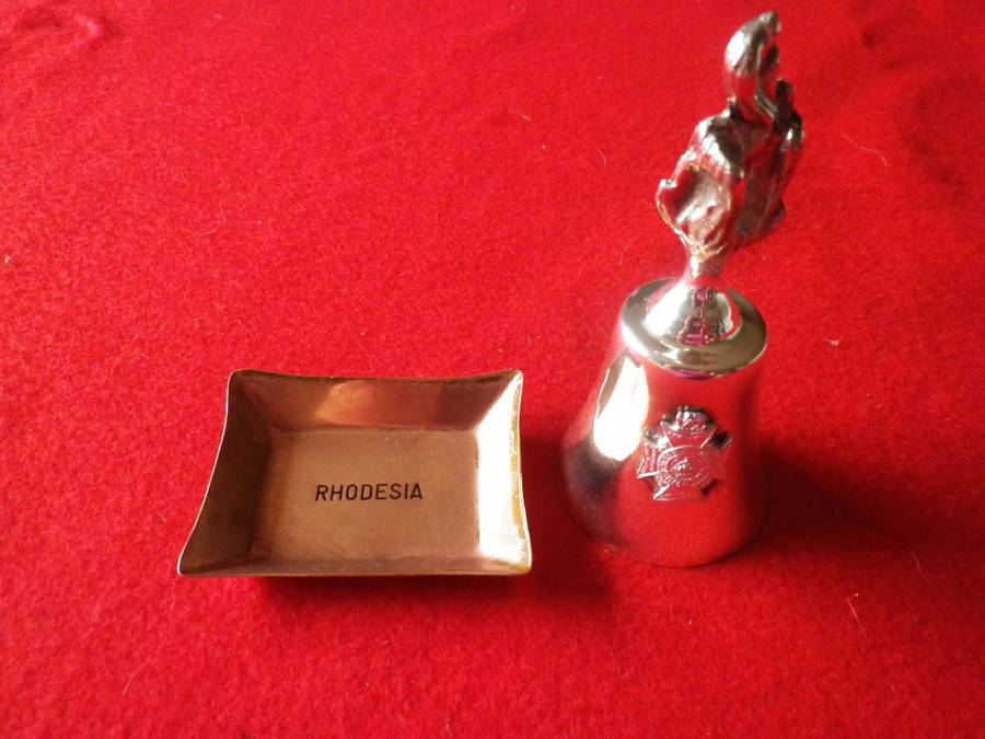 RHODESIA REGT BADGED SILVER PLATED BELL -CAS STAMPED- HEIGHT 107mm + COPPER PIN TRAY 70X55mm (8563)