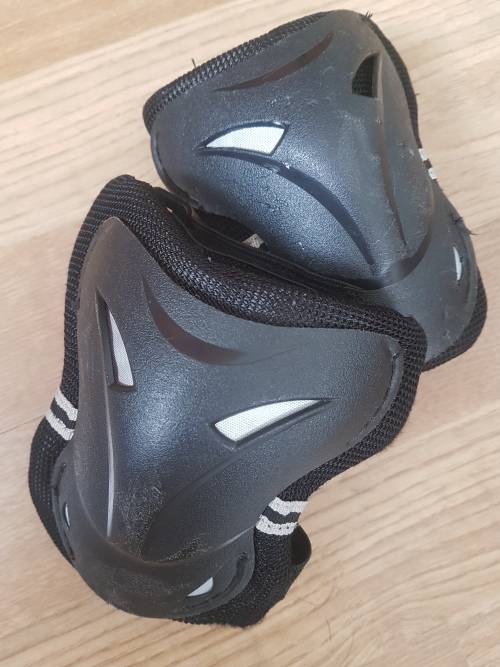 Kerb Protective Gear: Knee Pads Size: Small