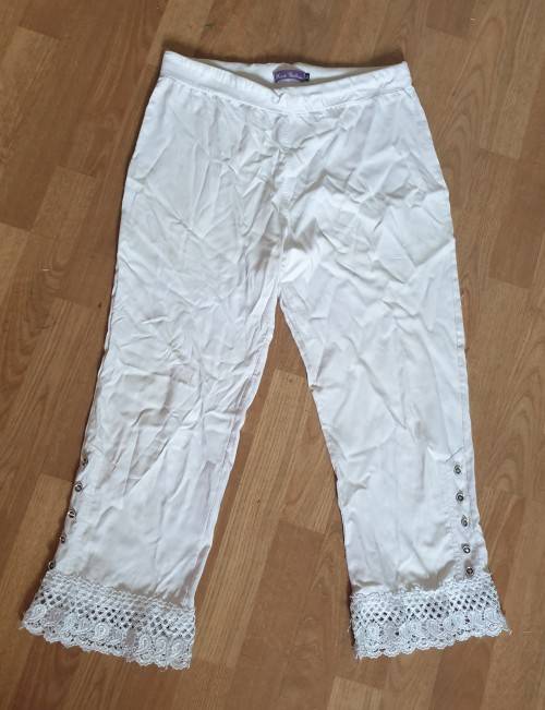 White Gypsy Style Pants with Lacey Bottoms & Buttons by New Fashion Size: XL in Good Condition