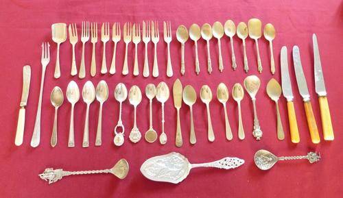 A large collection of cutlery