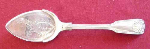 Victorian fiddle thread and shell petit fore server