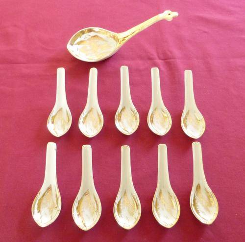 Set of 10 Macau spoons with serving spoon