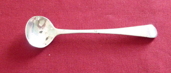 A Georgian silver salt spoon