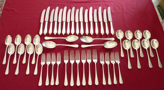 Canteen of silver plated cutlery - Mappin and Webb