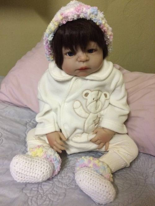Crocheted Baby Shoes & Beanie Set (0-3 Months)