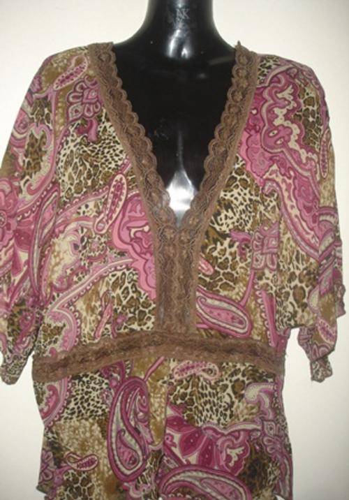 Pretty and Elegant Summer Top (Size M-L)