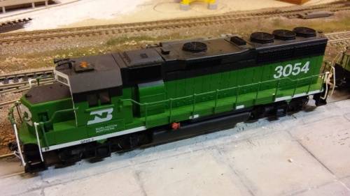 Athearn GP40 DCC with dummy