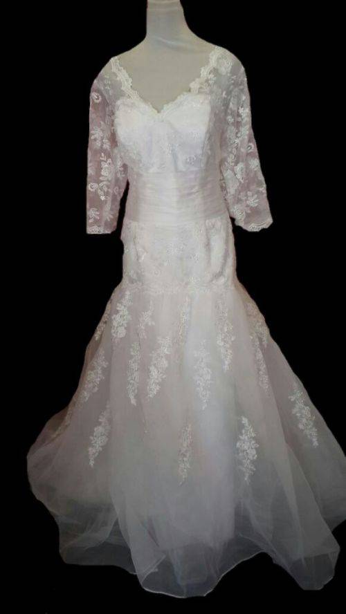 White Wedding dress size 18