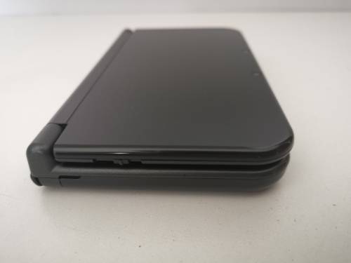 Nintendo New 3DS XL (Grey) with Protective Cover